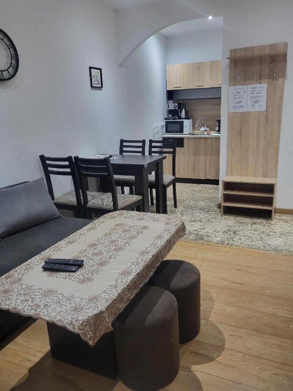 Стаи За Гости Лилия Hisarya Esterno foto